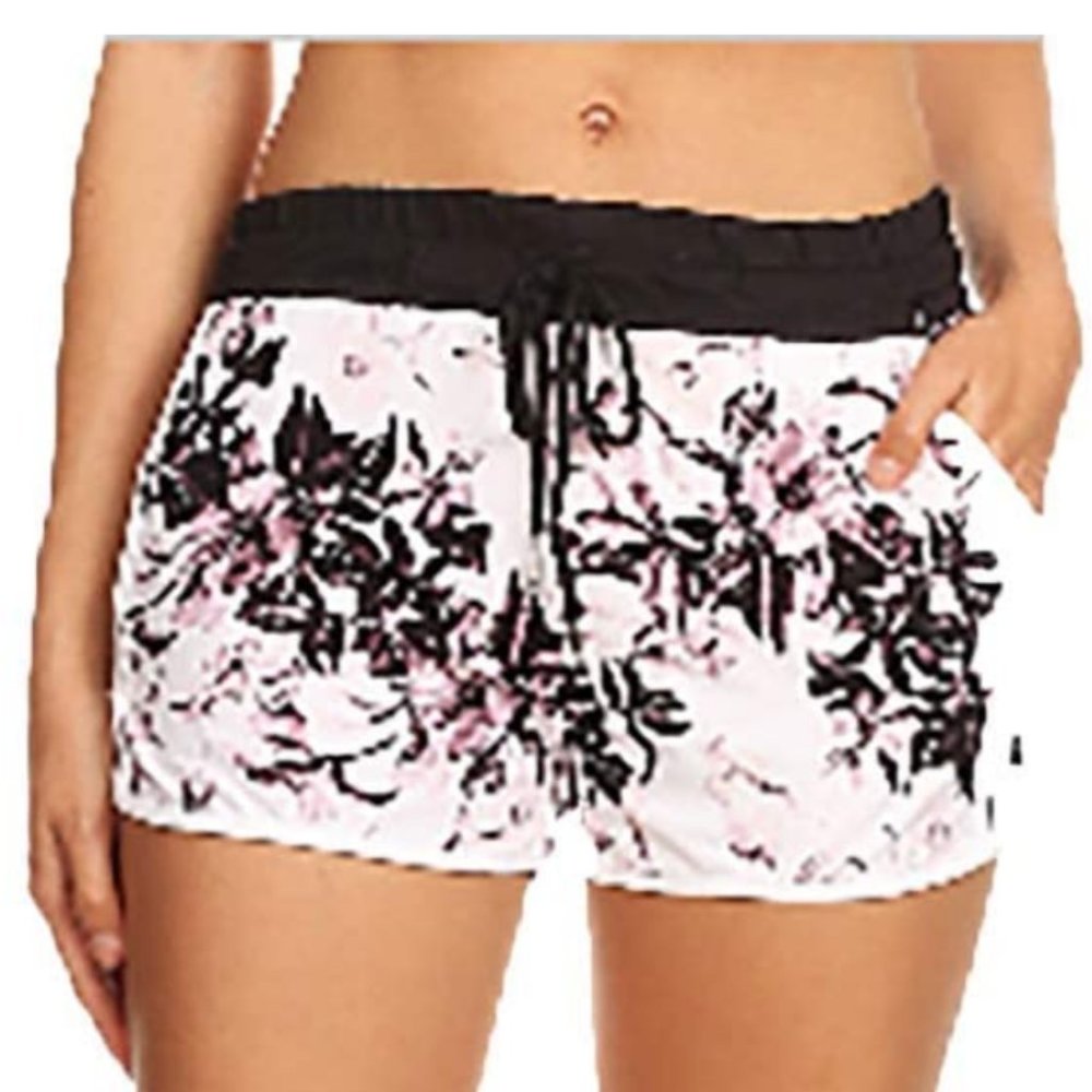 Drawstring floral short activewear pockets